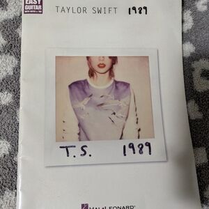 Taylor Swift 1989 Guitar Book